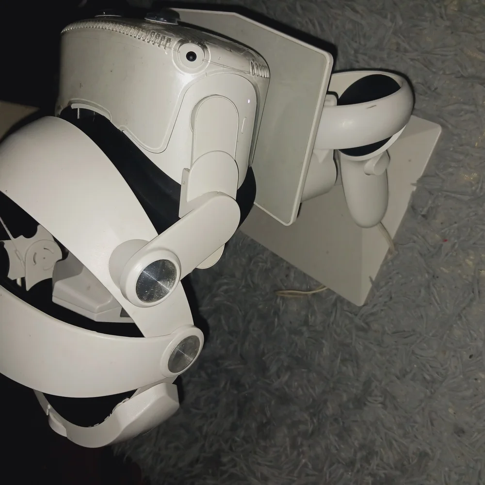 White VR Console with Adjustable Head Straps and Lens Covers